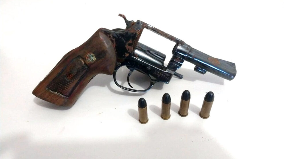 Homem morre baleado em confronto com policiais