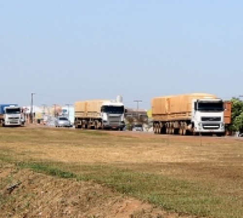 Transportadores prometem bloquear rodovias em MT para protestar contra aumento nos combustíveis
