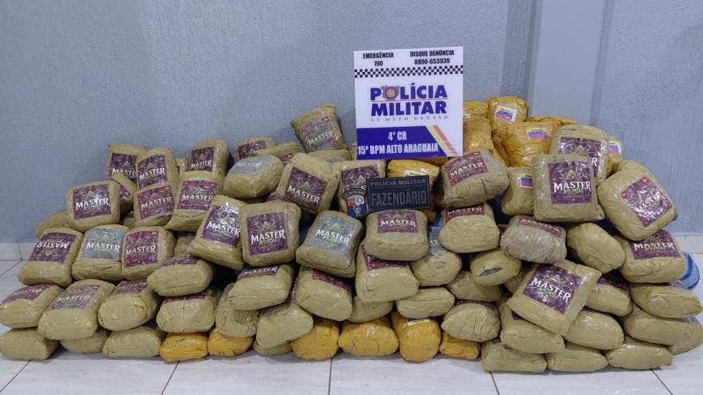 Polícia Militar apreende super maconha escondida em carga de milho